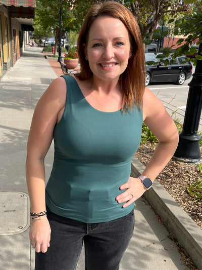 Scoop Layer Tank - Everglade Green