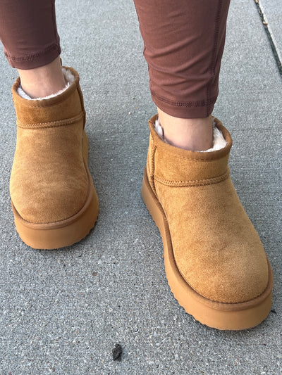 Breckenridge Mini Shearling Boots