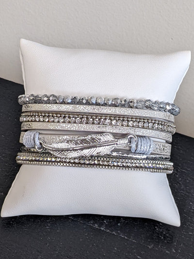 Magnetic Feather Bracelet