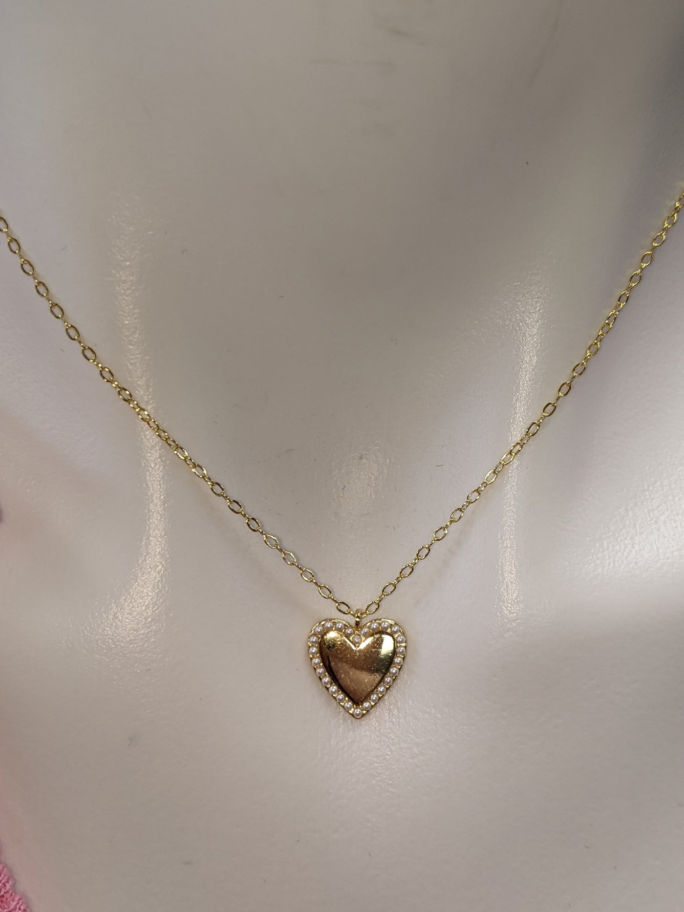 Heart Pearl Edge Necklace