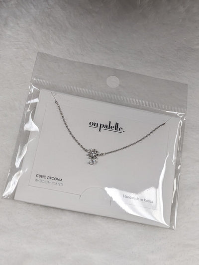 Mini Flower Necklace