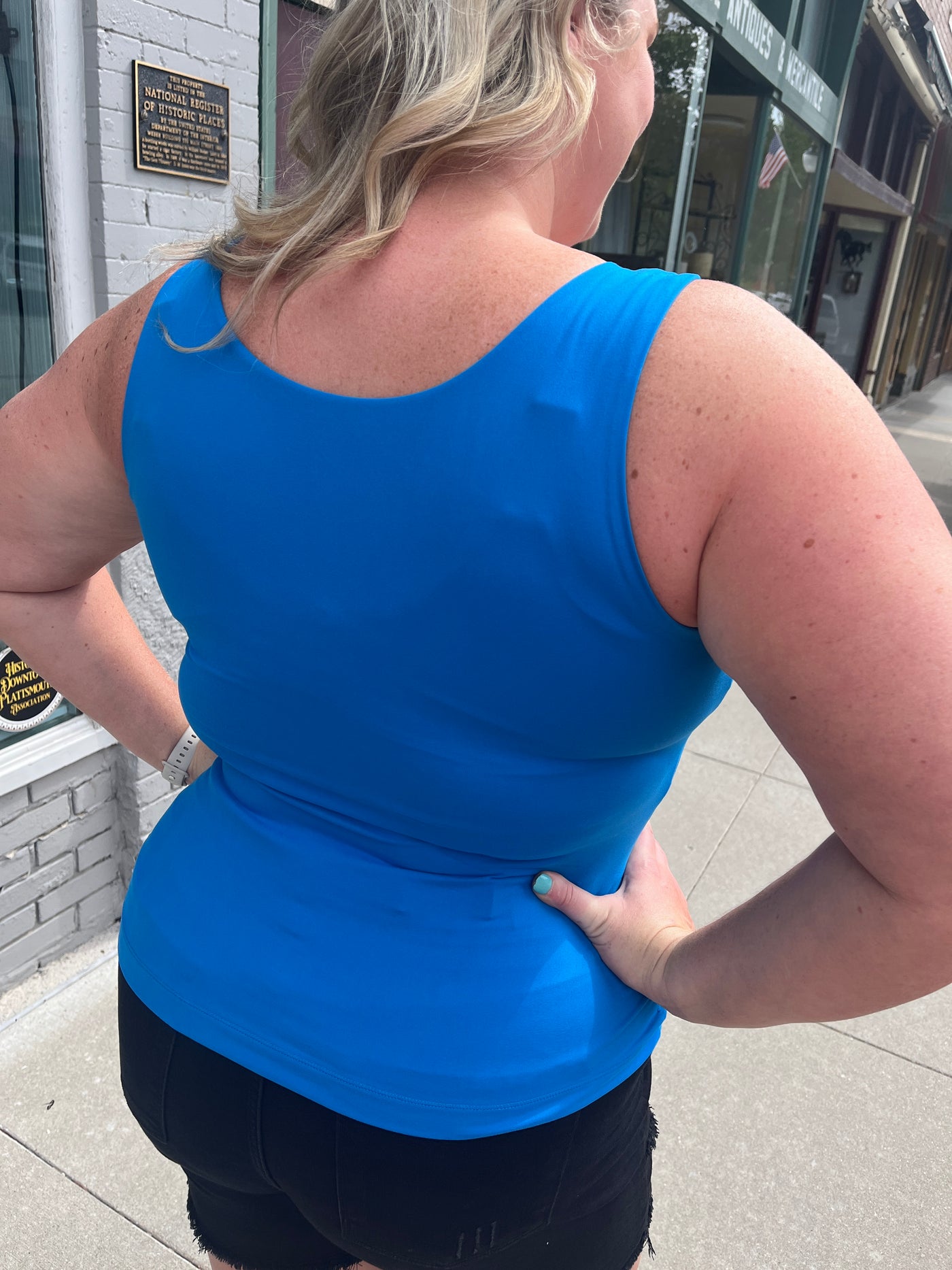 Scoop Layer Tank