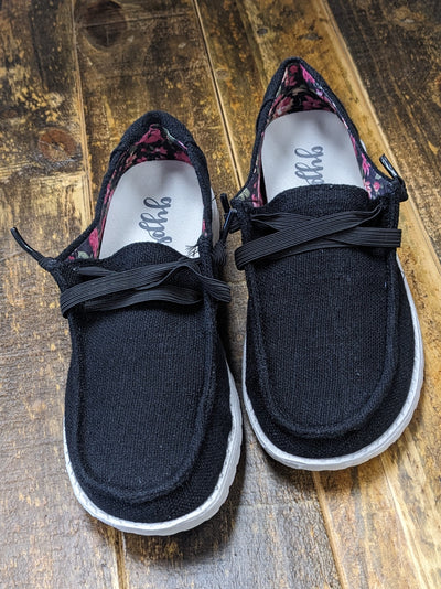 Black Holly Sneakers